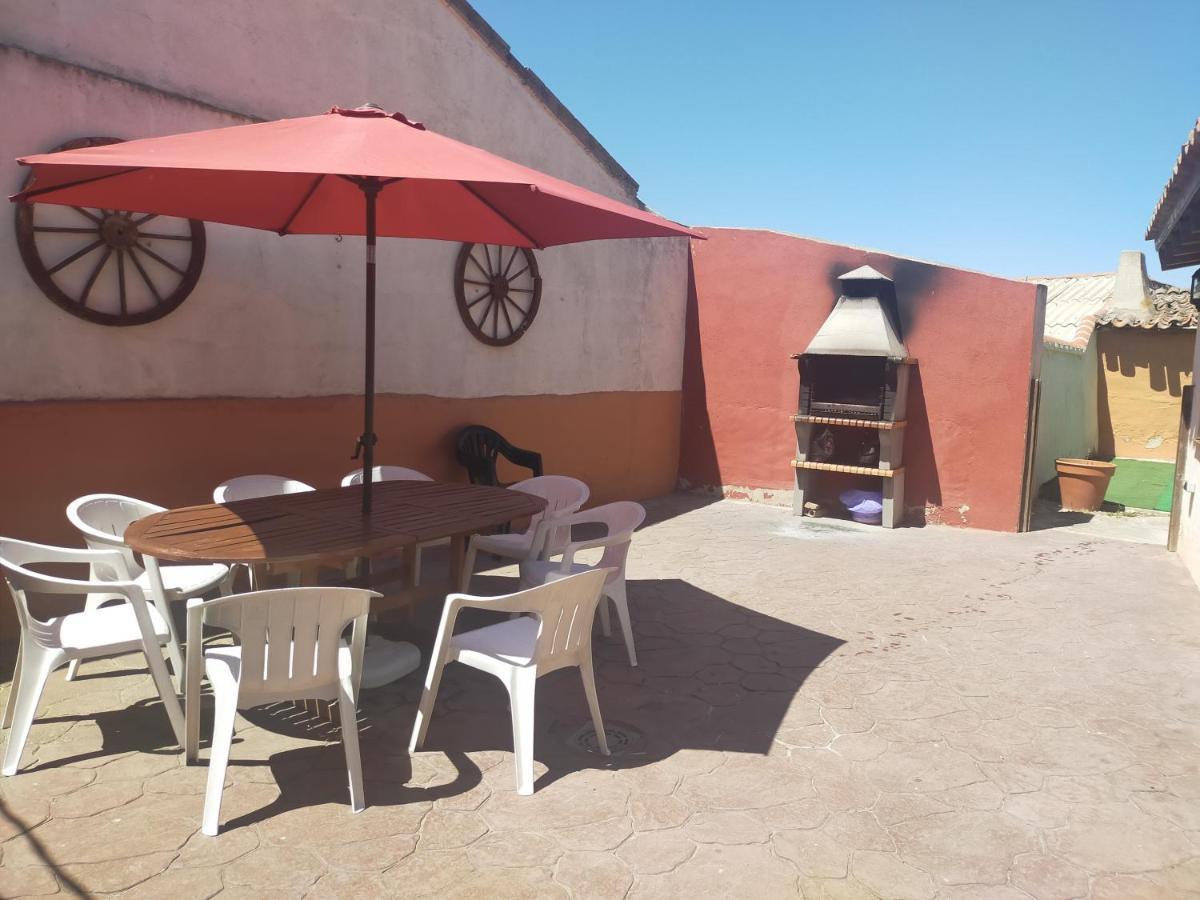 La Casa Del Abuelo Simon Guest House Fuente el Sauz ภายนอก รูปภาพ