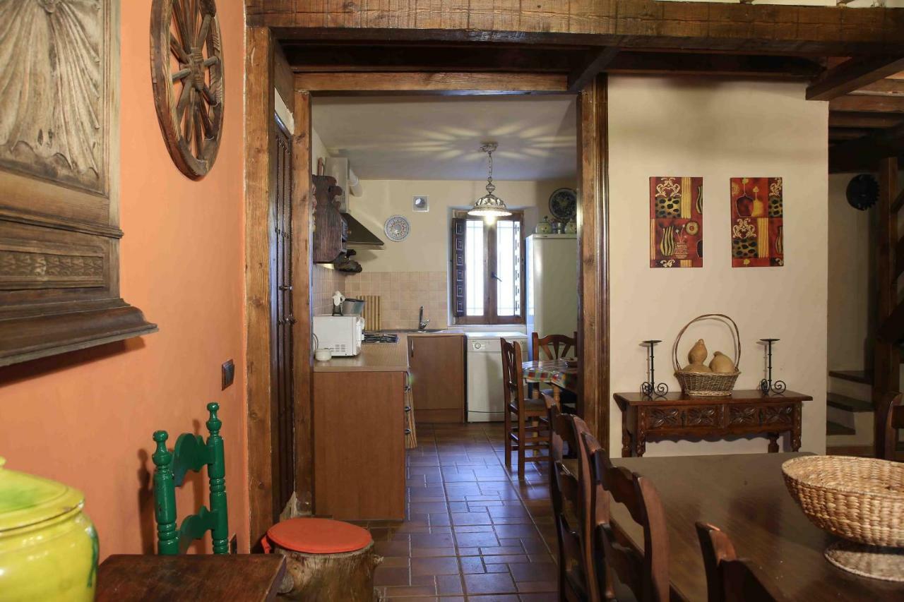 La Casa Del Abuelo Simon Guest House Fuente el Sauz ภายนอก รูปภาพ