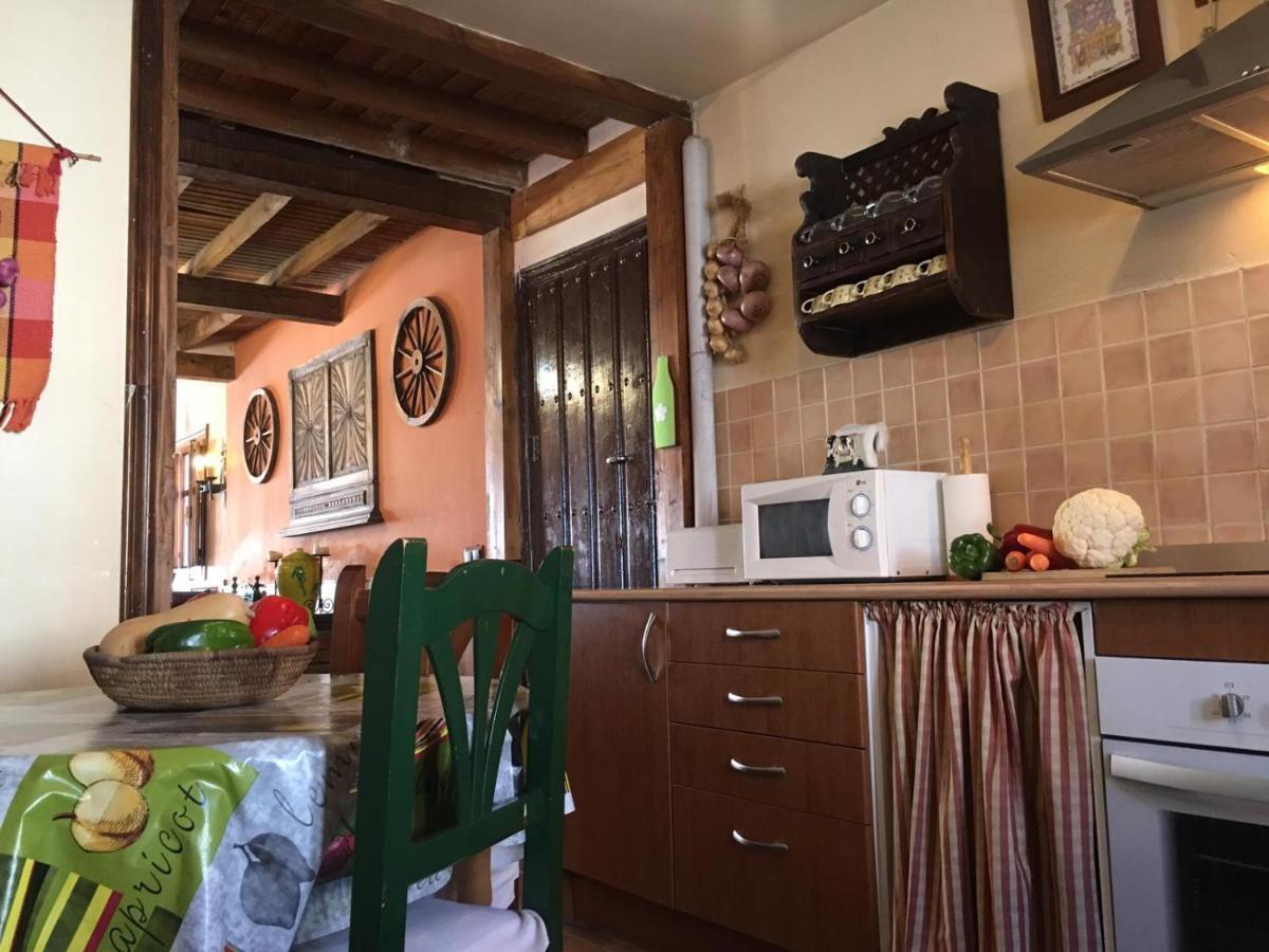 La Casa Del Abuelo Simon Guest House Fuente el Sauz ภายนอก รูปภาพ
