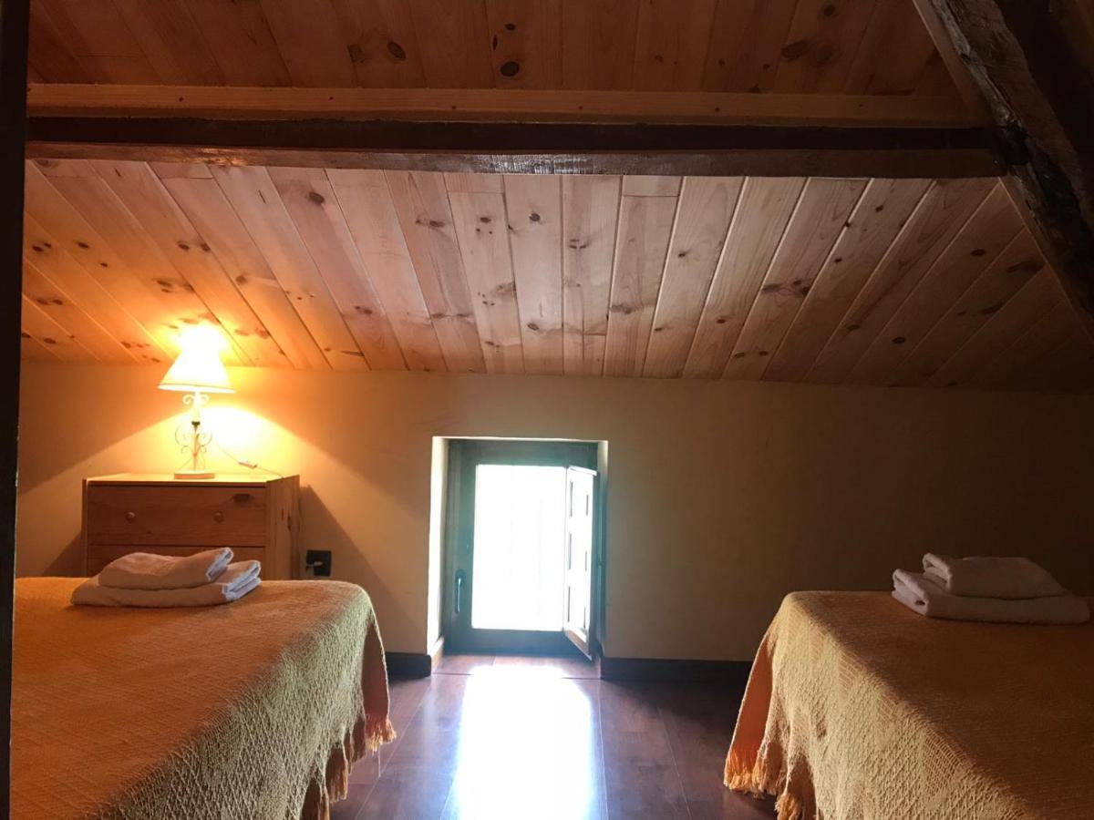 La Casa Del Abuelo Simon Guest House Fuente el Sauz ภายนอก รูปภาพ