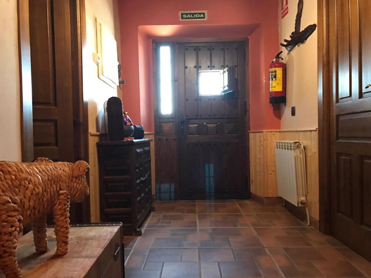 La Casa Del Abuelo Simon Guest House Fuente el Sauz ภายนอก รูปภาพ