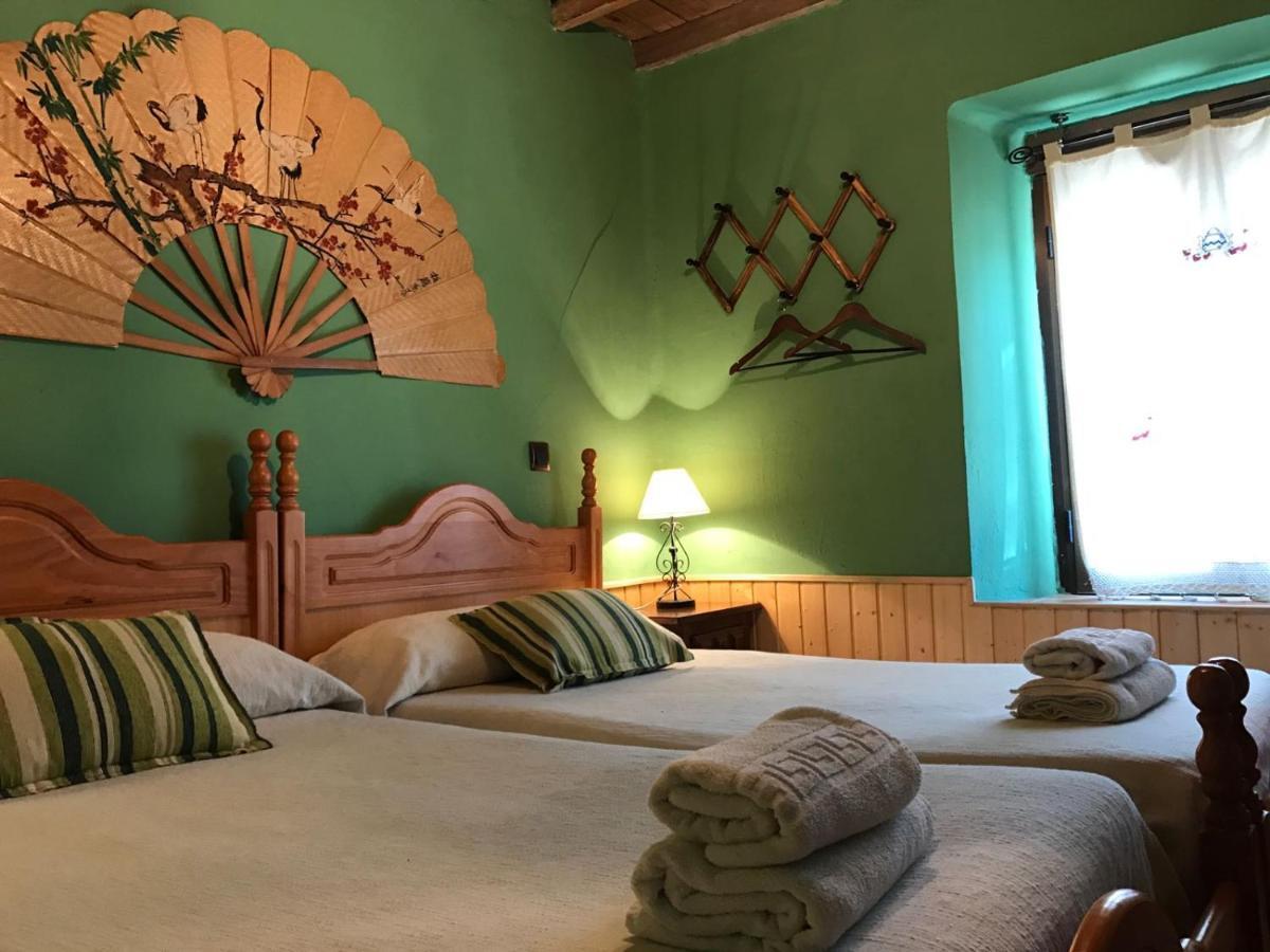 La Casa Del Abuelo Simon Guest House Fuente el Sauz ภายนอก รูปภาพ
