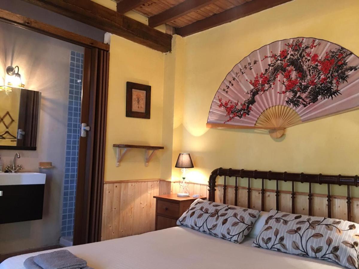 La Casa Del Abuelo Simon Guest House Fuente el Sauz ภายนอก รูปภาพ