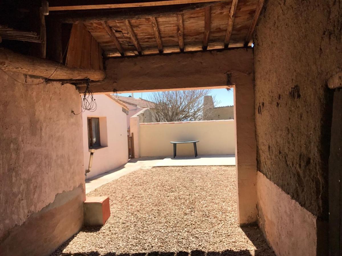 La Casa Del Abuelo Simon Guest House Fuente el Sauz ภายนอก รูปภาพ